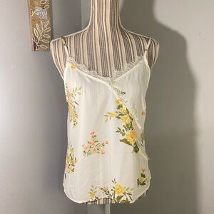 41 Hawthorn White V Neck Floral Tank
